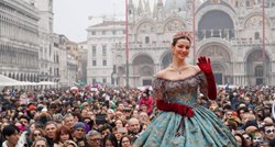 Venecija će zabraniti veće turističke grupe i zvučnike na takvim turama