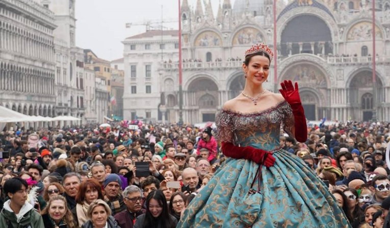 Venecija se bori s masovnim turizmom, zabranjuje posjet većim turističkim grupama