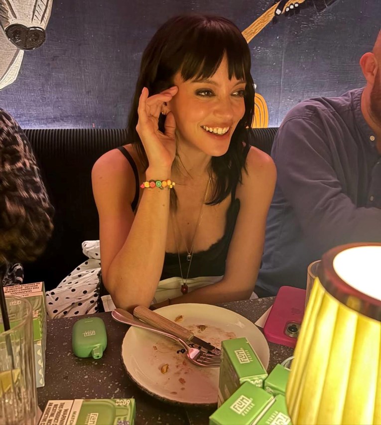 Nakon albuma u kojem je rastrančirala bivšeg muža, Lily Allen ide na turneju