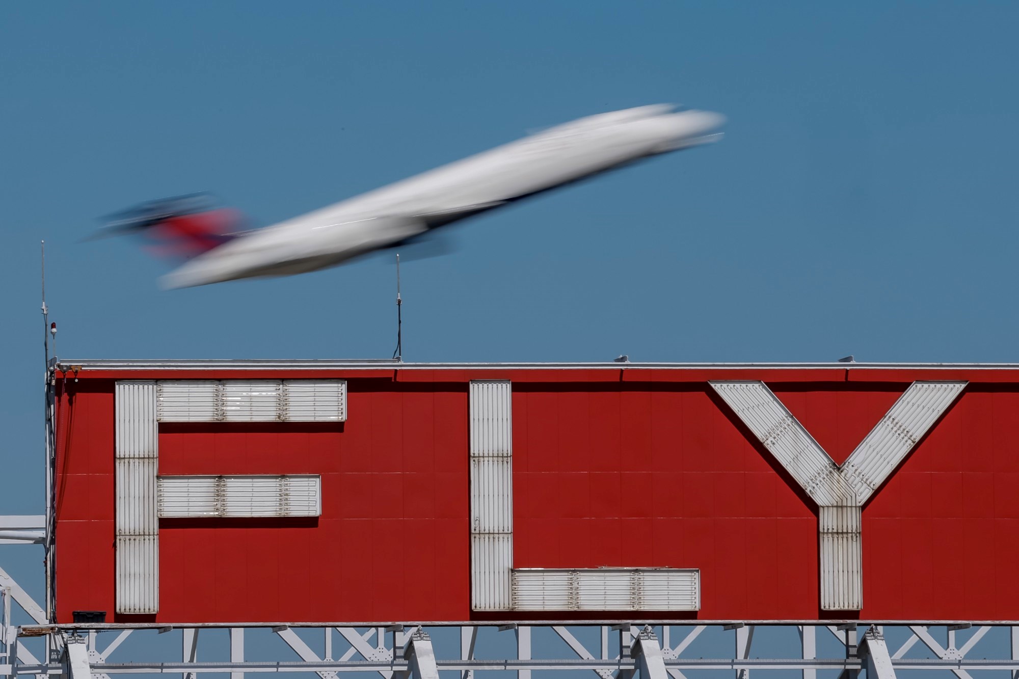 Jučer u SAD-u odgođeno više od 8000 letova