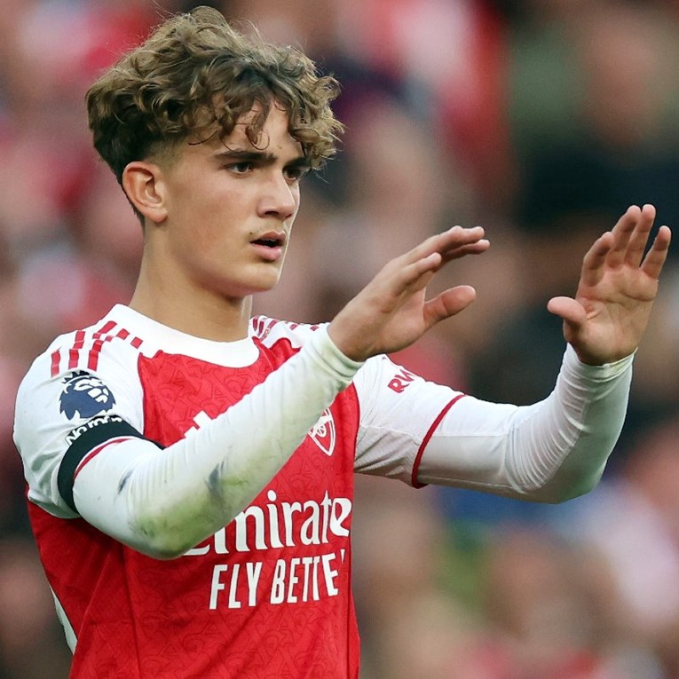 Ovo je novi najmlađi igrač u povijesti Lige prvaka. Ima 15 godina i 308 dana