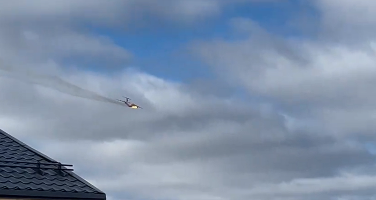 VIDEO Veliki vojni transportni avion se srušio u Rusiji. Poginulo 15 ljudi
