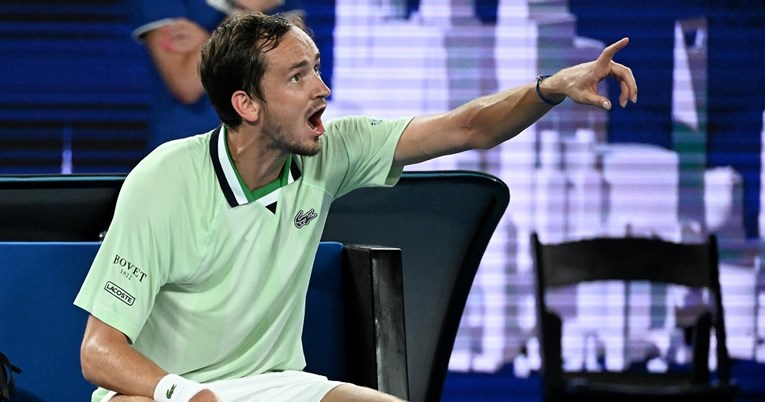 Medvedev poludio u finalu Australian Opena: "Oni su idioti!"