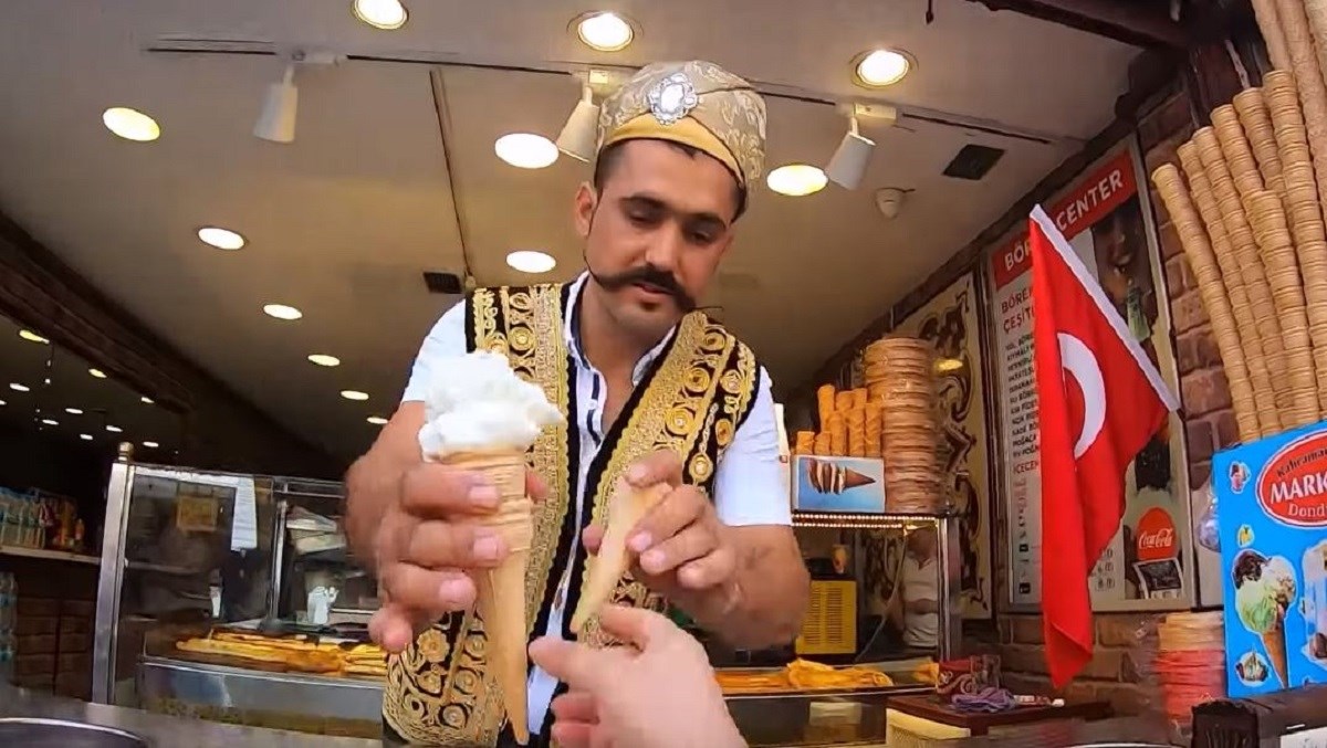 Nagrađena hit snimka: "Ovo se dogodi kad pokušate naručiti turski sladoled"