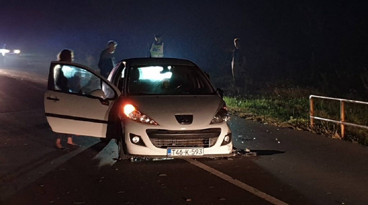 Frontalni sudar kod Pleternice, ozlijeđena jedna osoba