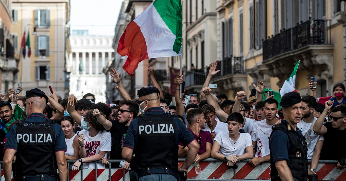 Talijani jajima gađali zgradu svog nogometnog saveza