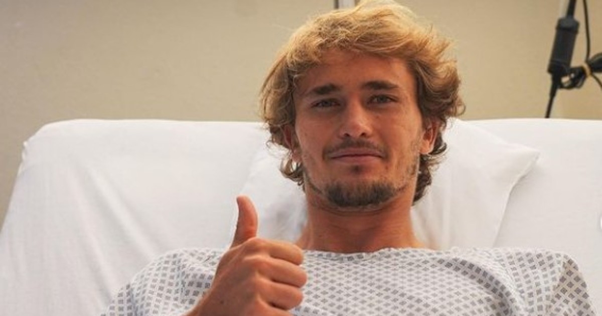Nadal na štakama, on u bolničkom krevetu. Zverev podijelio fotografiju iz bolnice