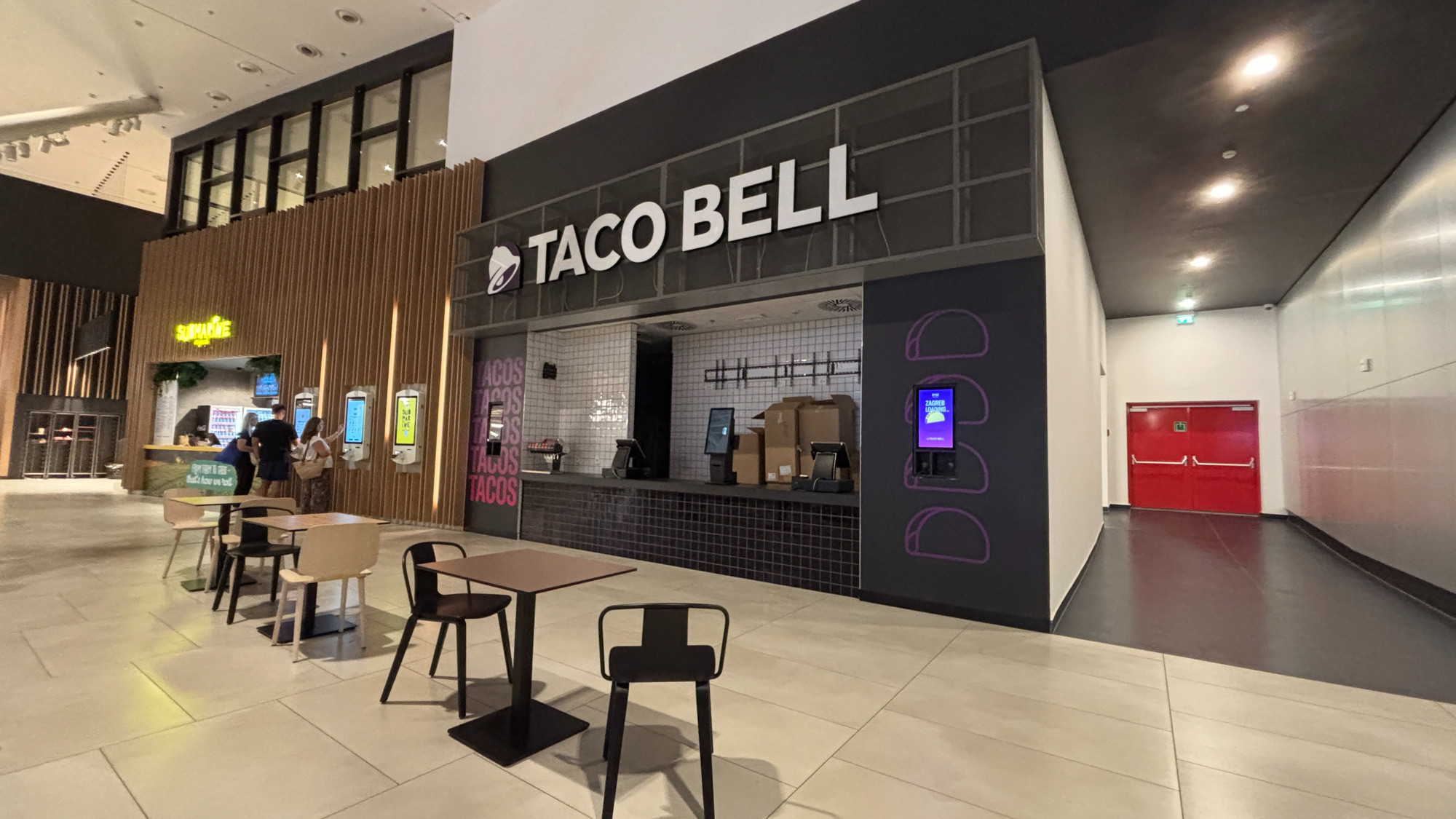 Taco Bell uskoro otvara u Zagrebu. Zavirili smo u restoran prije otvorenja