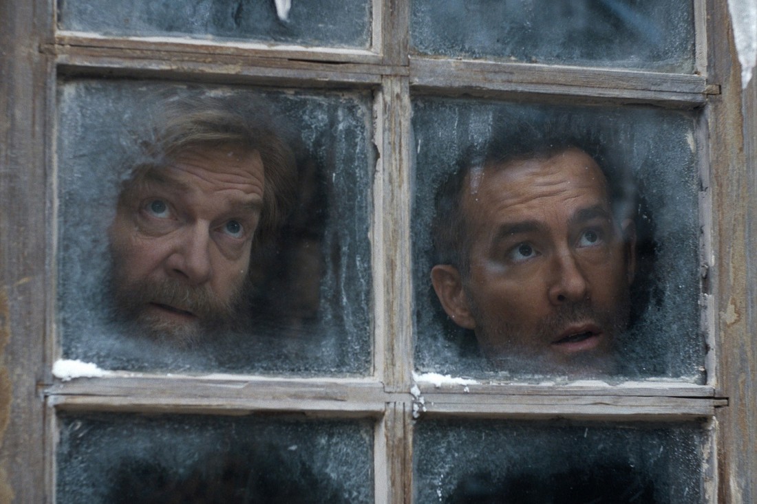 Danas stiže novi film Ryana Reynoldsa, kritičari kažu da Kenneth Branagh krade show