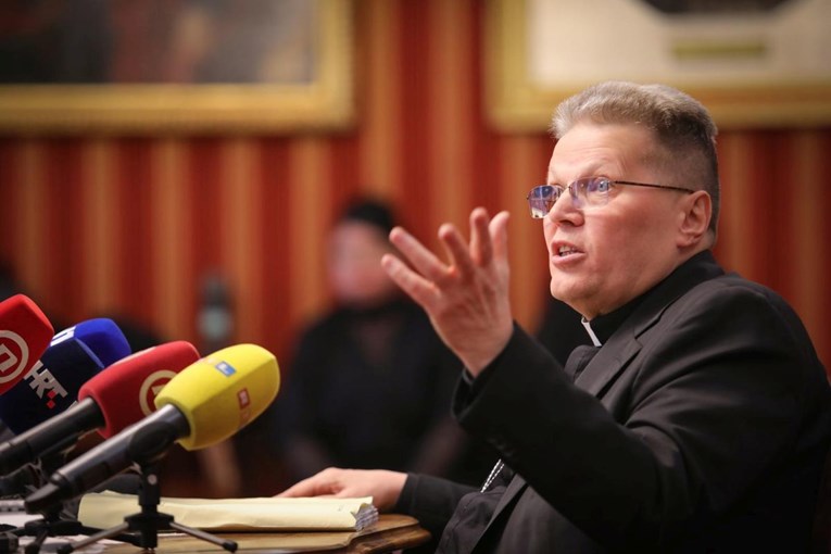 Nadbiskup Hranić: Udomljavanje djece i ranjivih odraslih je poželjno i Bogu ugodno