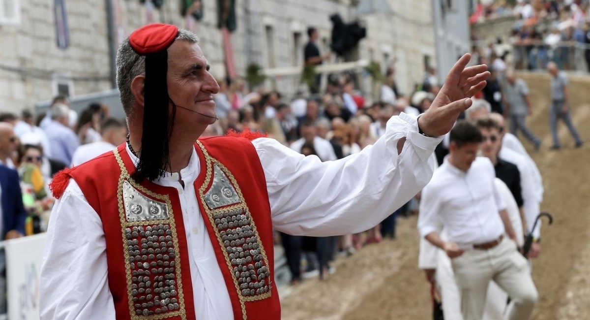 Bulj najavio seoske straže. Bauk: Nisam očekivao da će on vratiti Općenarodnu obranu