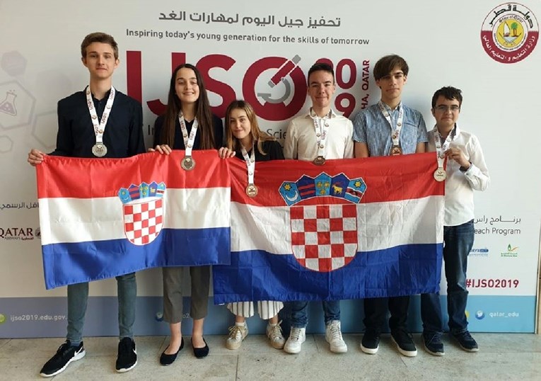 Zagrebački srednjoškolci osvojili 6 medalja na Prirodoslovnoj olimpijadi u Dohi