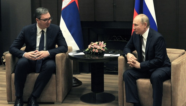 Njemački tisak: Kakvu to igru igra Vučić?
