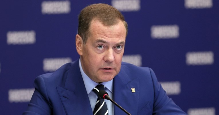 Medvedev komentirao slanje tenkova: "Povećava se mogućnost sukoba sa Zapadom"