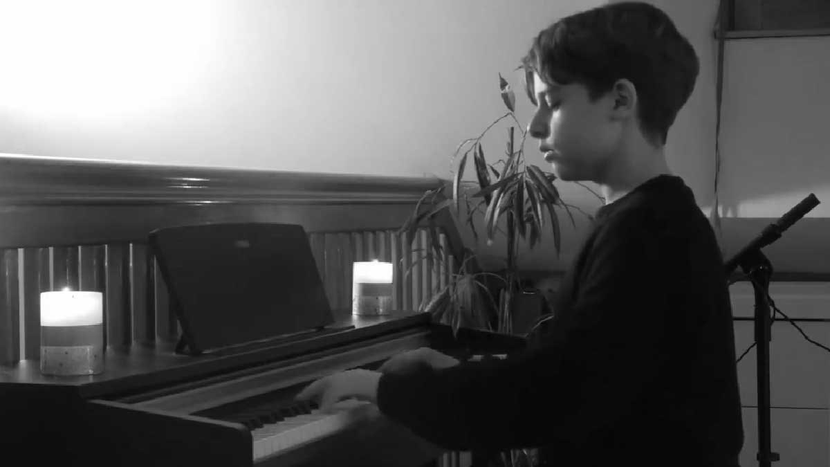 Dječak ubijen u školi prije mjesec dana skladao i odsvirao jaku tužnu skladbu