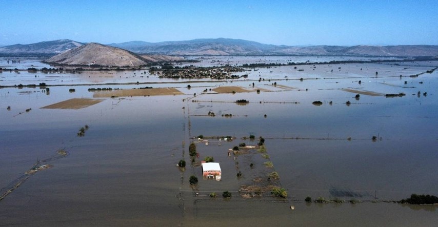 Poplave u Grčkoj opustošile selo. Stanovnici sad izglasali da će ga cijelog preseliti