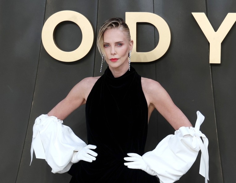 Charlize Theron humorom odgovorila na kritike o svom izgledu