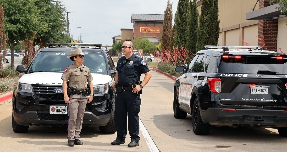 Napadač koji je ubio osam ljudi u Teksasu je na odjeći imao simbol neonacista