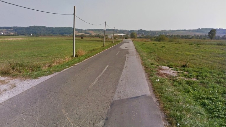 Auto sletio s ceste kod Zeline, jedna osoba poginula