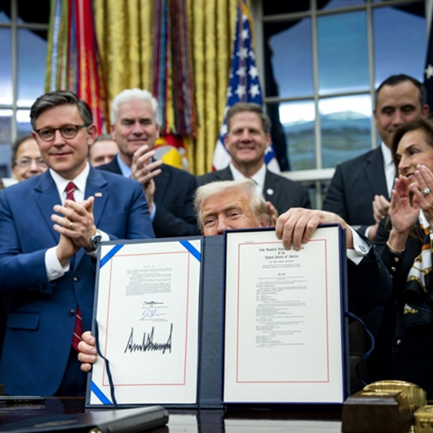 Raskol među demokratima zbog popuštanja Trumpu. "Ovo je bijedna izdaja"