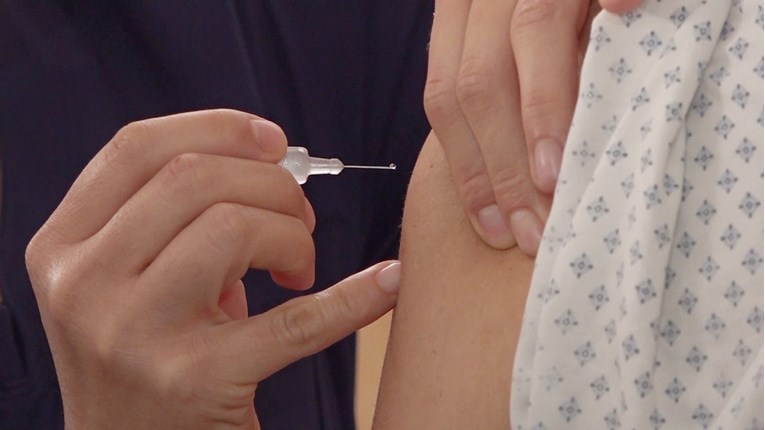 Skoro milijun Kineza primilo cjepivo, kineski proizvođač kaže da nema težih nuspojava