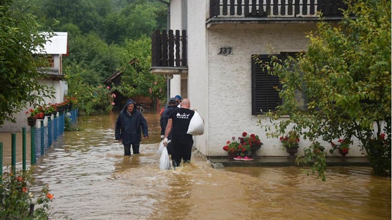 FOTO Velika poplava u Slavoniji, oko Našica potopljene kuće