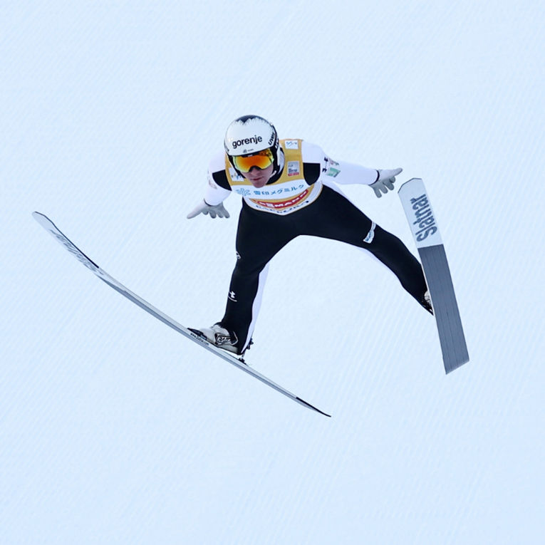 Prevc nadmoćno osvojio naslov svjetskog prvaka u skijaškim skokovima