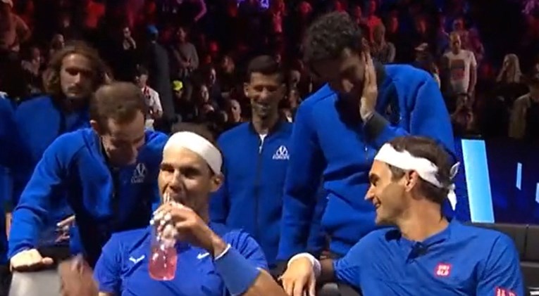 VIDEO Federer tražio bocu vode. Sekundu kasnije svi su se smijali