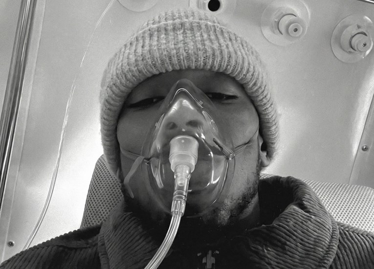 Bellingham zabrinuo objavom fotografije s maskom za kisik: "Život ide dalje"