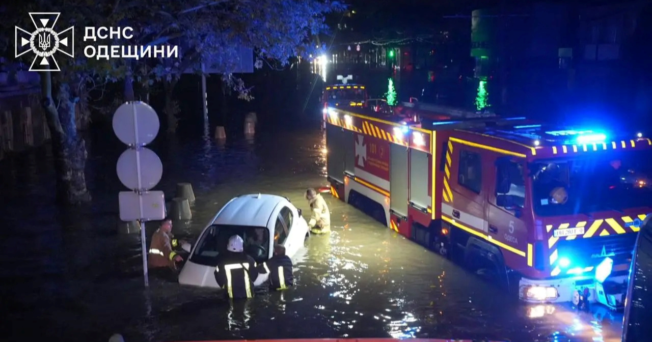 Strašna poplava u Odesi. Devet mrtvih, među njima i dijete (8)
