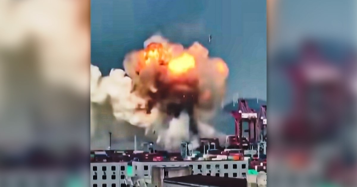 VIDEO Eksplozija na teretnom brodu u Kini. Prevozio je opasne materijale