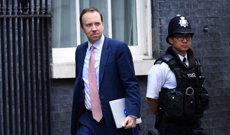 Britanke kažnjene s 200 funti zbog šetnje, britanski ministar zdravstva to podržao
