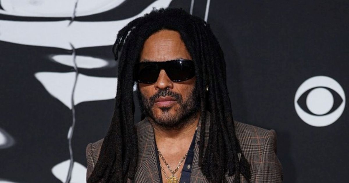"Božanstven": Lenny Kravitz oduševio u kariranom od glave do pete