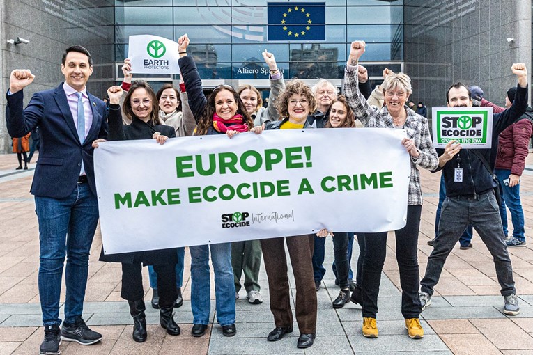 Europski parlament podržava uvrštavanje ekocida u pravo EU