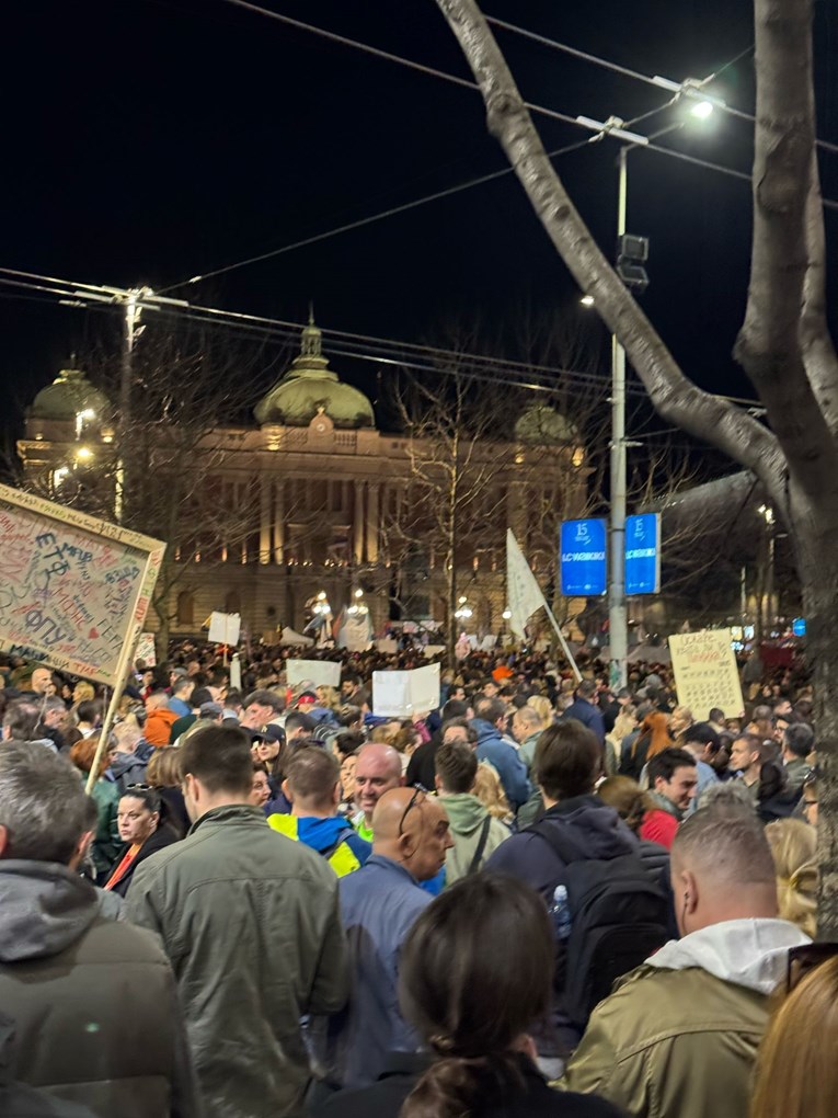 VIDEO I FOTO Glavni beogradski trg pun ljudi, prosvjedi trajali cijeli dan