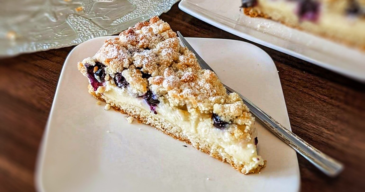 Savršen spoj prhkog i sočnog: Kolač s borovnicama koji osvaja na prvi zalogaj