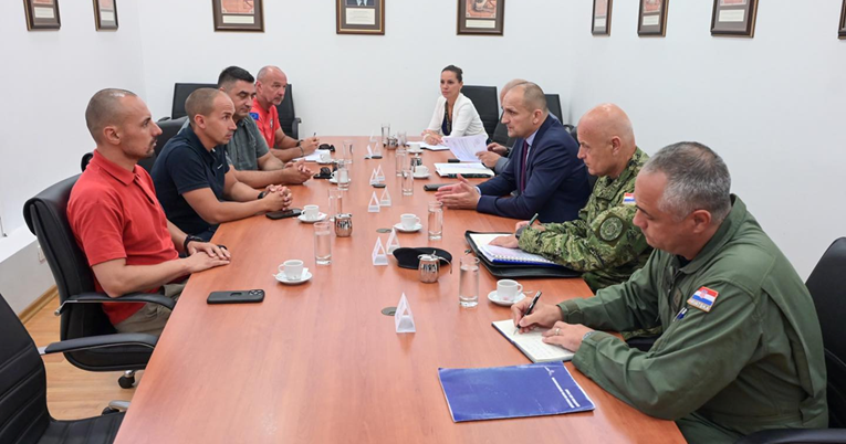 HGGS-ovci objavili da više nemaju podršku helikoptera. Anušić im obećao pomoć