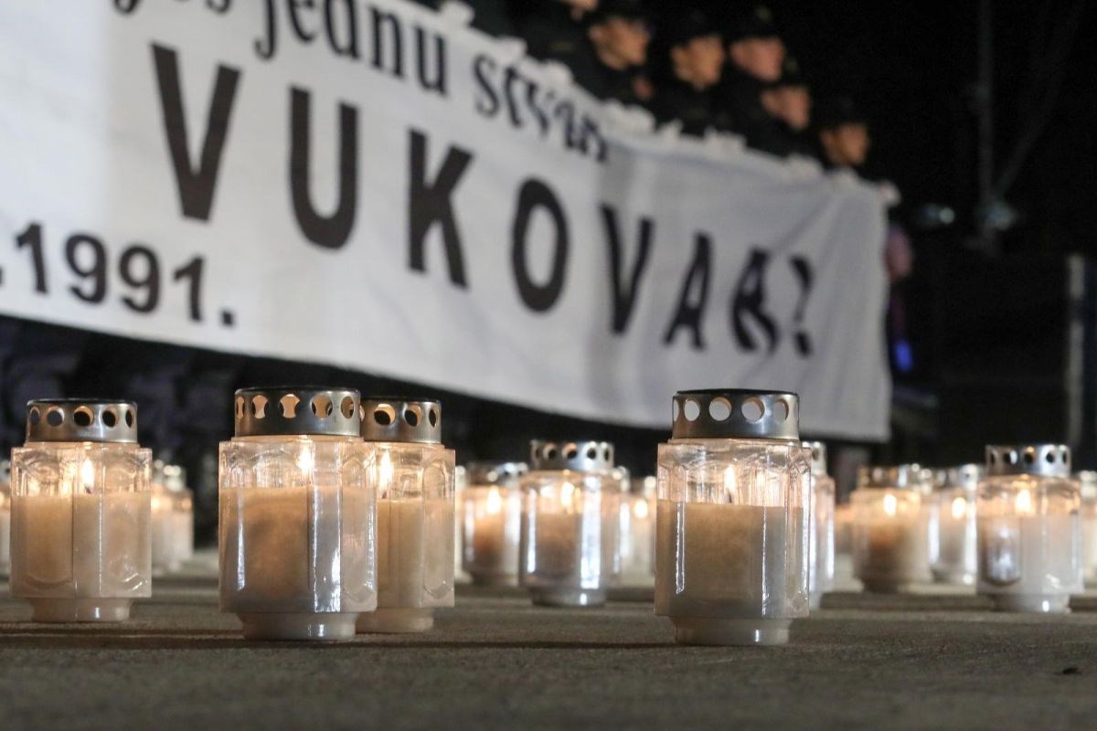 FOTO Hrvatska se sjeća Vukovara, pale se svijeće diljem zemlje