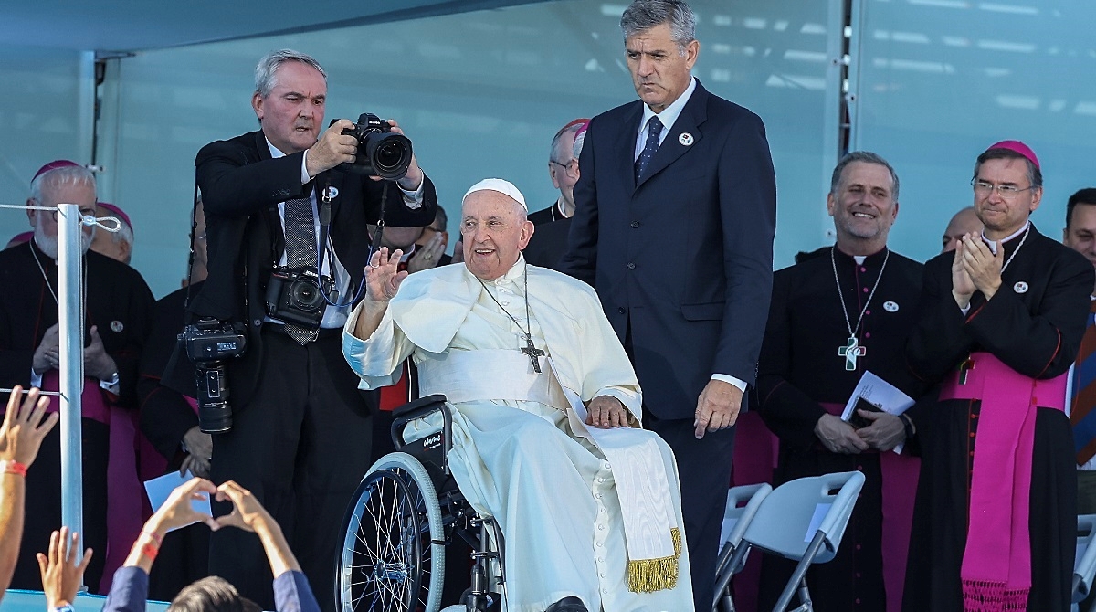 Papa u Portugalu predvodio Križni put s 800.000 mladih