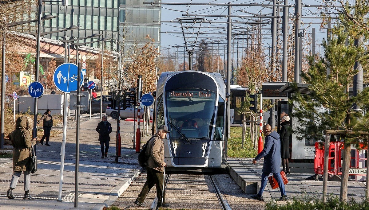 U Najbogatijoj Državi U Europi Javni Prijevoz Je Besplatan. Svi Kažu Da ...