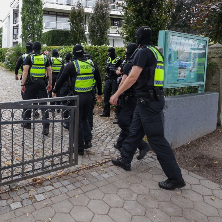 Pokrenuta istraga protiv 15 policajaca u Njemačkoj zbog rasističkih poruka