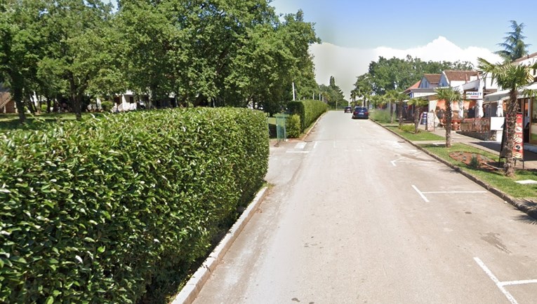 Čehinja (18) vozila romobil bez kacige po pješačkoj zoni u Umagu, naletjela na ljude