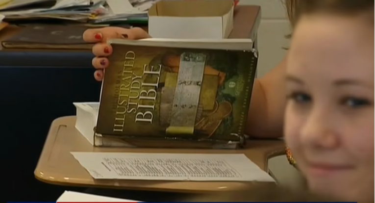 Teksas uvodi Bibliju kao obveznu lektiru u javne škole, izbila svađa