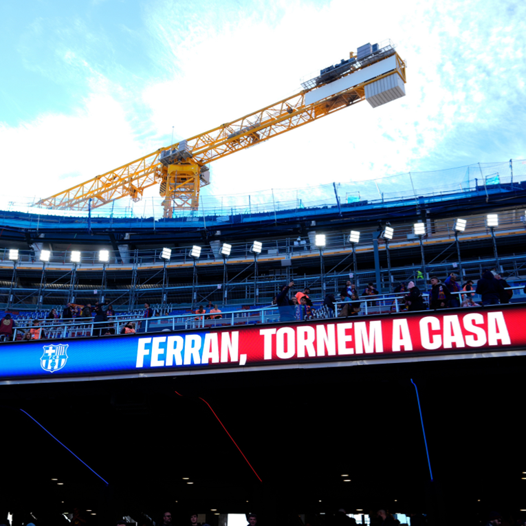 Barcelona opet mora napustiti Camp Nou