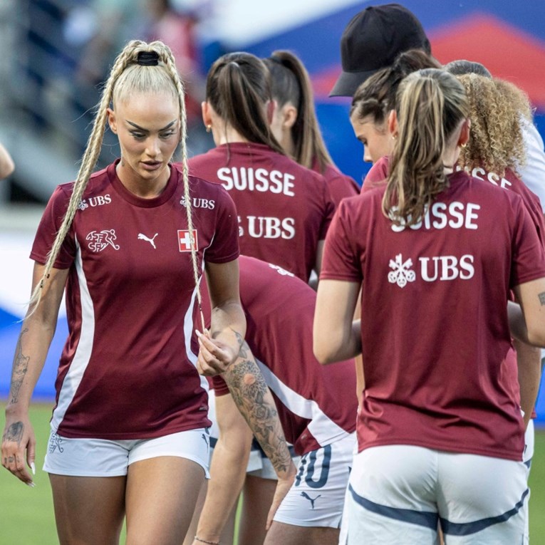 Švicarske nogometašice izgubile 7:1 od muške U-15 selekcije. Savez sakrivao rezultat