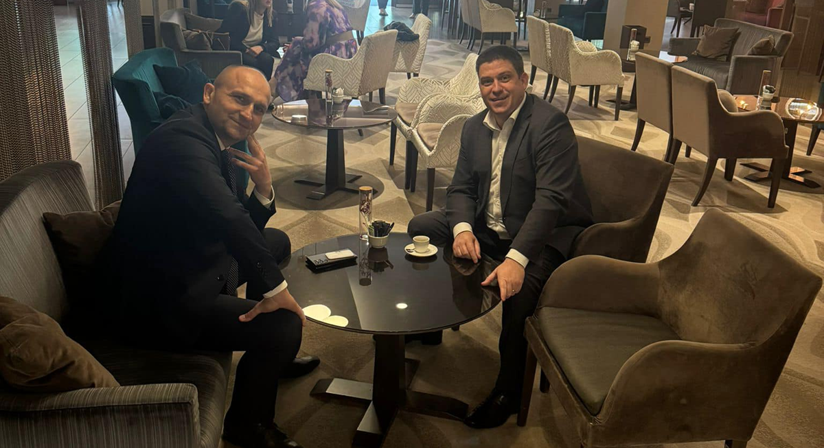 Butković objavio fotografiju s Anušićem, prozvao Milanovića. "Jesi sastavio vladu?"