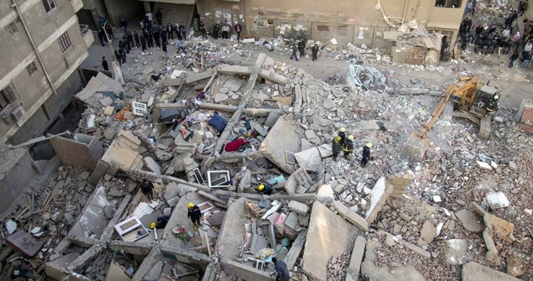 Urušila se zgrada u siromašnom dijelu Kaira, 18 mrtvih