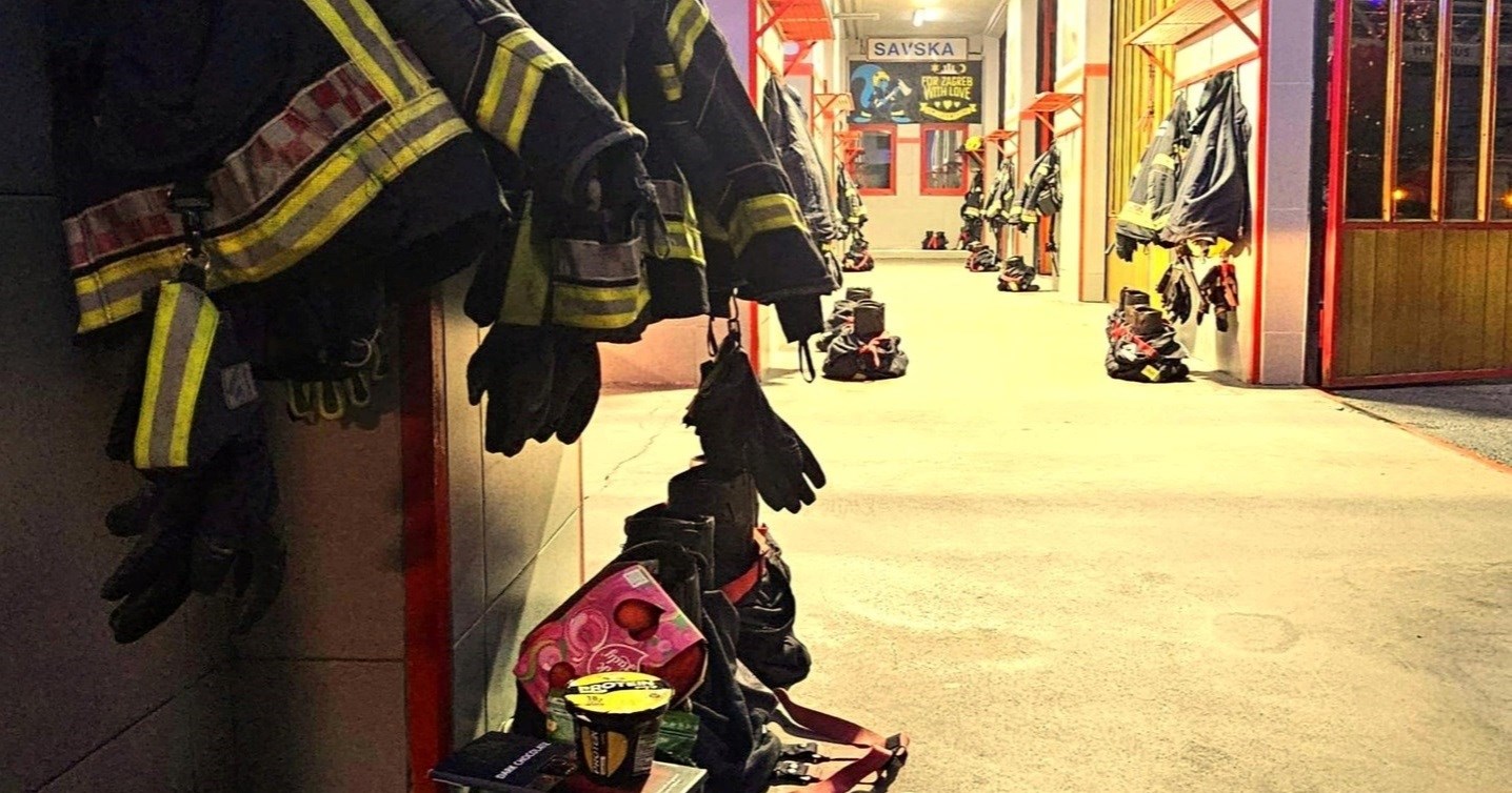 Zagrebački vatrogasci pokazali što su našli za Sv. Nikolu: "Hvala obožavateljici"