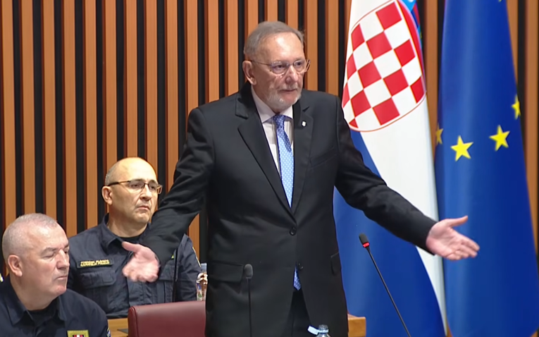 Božinović: Jutros u Zagrebu uhićen muškarac s dva pištolja, spriječen najgori ishod