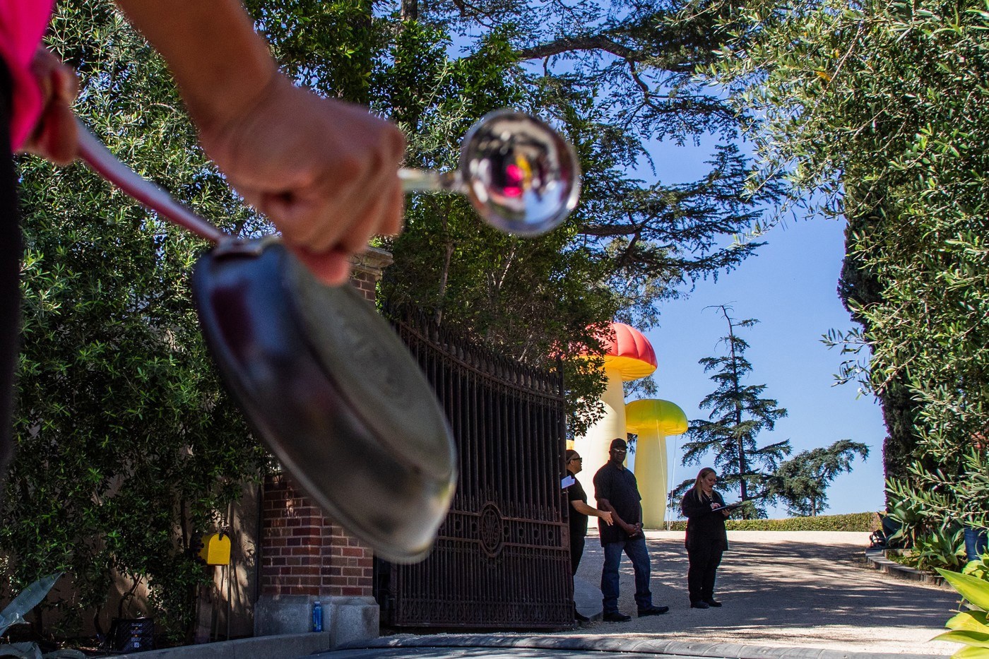 Unatoč skandalu zbog zlostavljanja radnika, celebovi i dalje idu u Nomu